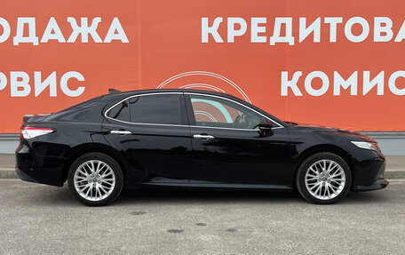 Toyota Camry, 2018 год, 2 820 000 рублей, 4 фотография