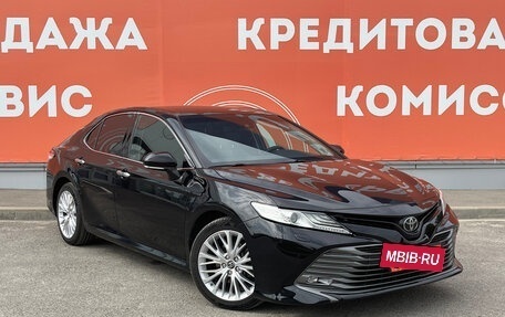 Toyota Camry, 2018 год, 2 820 000 рублей, 3 фотография