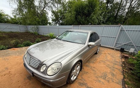 Mercedes-Benz E-Класс, 2004 год, 700 000 рублей, 3 фотография