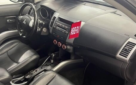 Mitsubishi Outlander III рестайлинг 3, 2011 год, 1 400 000 рублей, 9 фотография