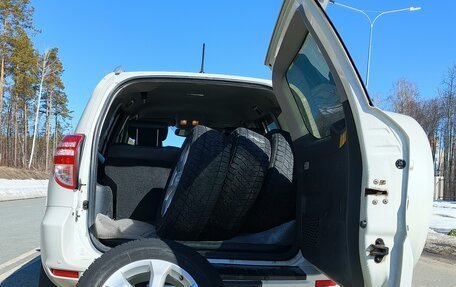 Toyota RAV4, 2011 год, 1 650 000 рублей, 5 фотография