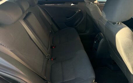 Volkswagen Jetta VI, 2011 год, 830 000 рублей, 16 фотография