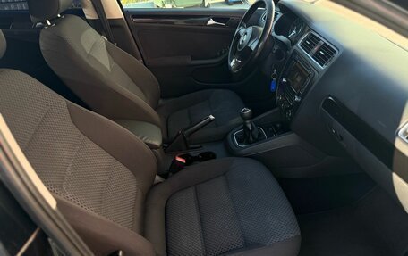 Volkswagen Jetta VI, 2011 год, 830 000 рублей, 15 фотография