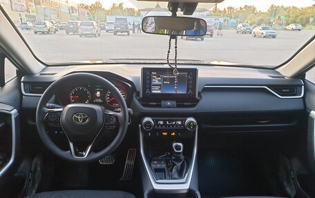 Toyota RAV4, 2020 год, 3 570 000 рублей, 8 фотография