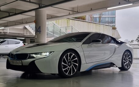 BMW i8 I рестайлинг, 2015 год, 5 750 000 рублей, 3 фотография