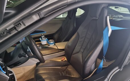 BMW i8 I рестайлинг, 2015 год, 5 750 000 рублей, 9 фотография