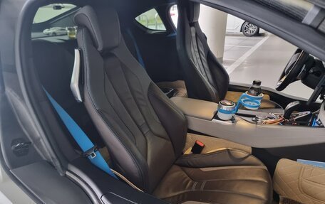 BMW i8 I рестайлинг, 2015 год, 5 750 000 рублей, 10 фотография
