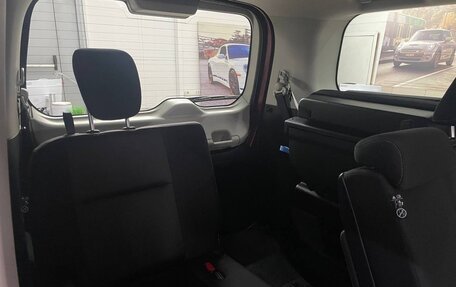 Nissan Serena IV, 2017 год, 1 879 999 рублей, 8 фотография