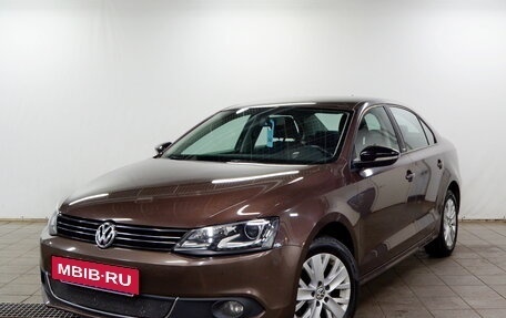 Volkswagen Jetta VI, 2014 год, 1 050 000 рублей, 2 фотография