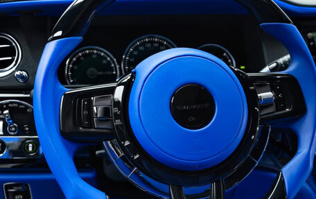 Rolls-Royce Cullinan, 2022 год, 27 700 000 рублей, 17 фотография