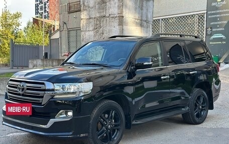 Toyota Land Cruiser 200, 2018 год, 6 190 000 рублей, 4 фотография