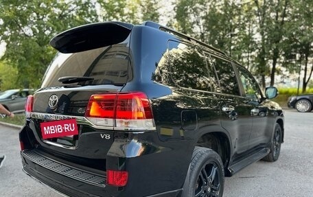 Toyota Land Cruiser 200, 2018 год, 6 190 000 рублей, 10 фотография