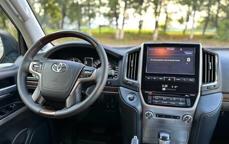 Toyota Land Cruiser 200, 2018 год, 6 190 000 рублей, 22 фотография