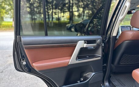 Toyota Land Cruiser 200, 2018 год, 6 190 000 рублей, 32 фотография