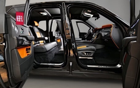 Rolls-Royce Cullinan, 2022 год, 20 000 000 рублей, 22 фотография