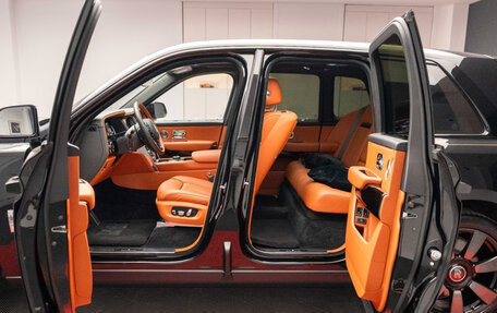 Rolls-Royce Cullinan, 2022 год, 20 000 000 рублей, 9 фотография