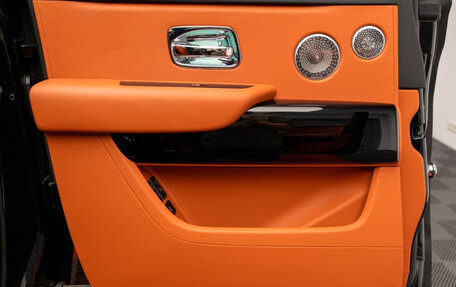 Rolls-Royce Cullinan, 2022 год, 20 000 000 рублей, 14 фотография