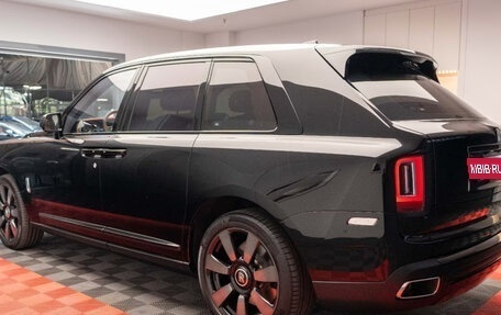 Rolls-Royce Cullinan, 2022 год, 20 000 000 рублей, 7 фотография