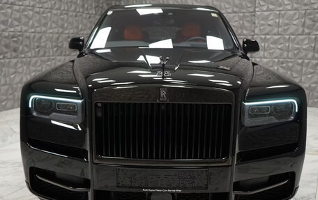 Rolls-Royce Cullinan, 2022 год, 20 000 000 рублей, 2 фотография