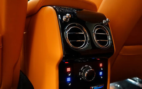 Rolls-Royce Cullinan, 2022 год, 20 000 000 рублей, 11 фотография