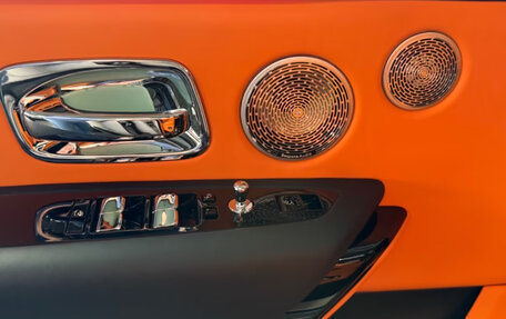 Rolls-Royce Cullinan, 2022 год, 20 000 000 рублей, 21 фотография