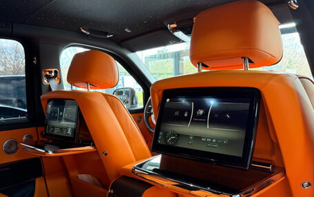 Rolls-Royce Cullinan, 2022 год, 20 000 000 рублей, 18 фотография