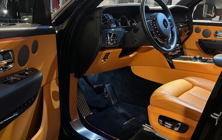 Rolls-Royce Cullinan, 2022 год, 27 000 000 рублей, 9 фотография