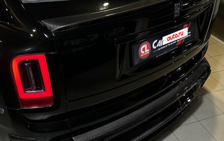 Rolls-Royce Cullinan, 2022 год, 27 000 000 рублей, 20 фотография