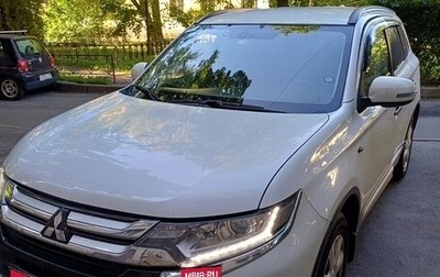Mitsubishi Outlander III рестайлинг 3, 2018 год, 1 690 000 рублей, 1 фотография