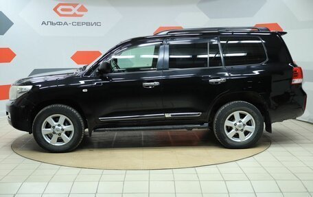 Toyota Land Cruiser 200, 2010 год, 2 690 000 рублей, 8 фотография