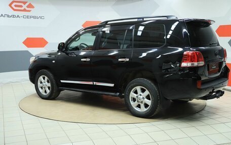 Toyota Land Cruiser 200, 2010 год, 2 690 000 рублей, 7 фотография