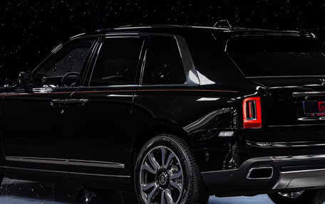 Rolls-Royce Cullinan, 2022 год, 22 000 000 рублей, 11 фотография