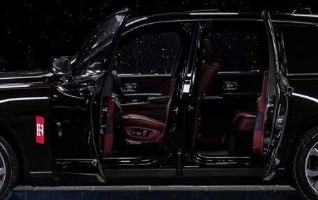 Rolls-Royce Cullinan, 2022 год, 22 000 000 рублей, 6 фотография