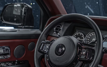 Rolls-Royce Cullinan, 2022 год, 22 000 000 рублей, 28 фотография