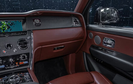 Rolls-Royce Cullinan, 2022 год, 22 000 000 рублей, 23 фотография