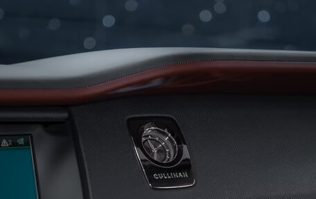 Rolls-Royce Cullinan, 2022 год, 22 000 000 рублей, 24 фотография