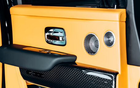 Rolls-Royce Cullinan, 2022 год, 21 900 000 рублей, 14 фотография