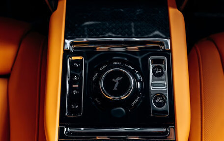 Rolls-Royce Cullinan, 2022 год, 21 900 000 рублей, 21 фотография