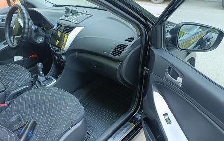 Hyundai Solaris II рестайлинг, 2015 год, 850 000 рублей, 4 фотография