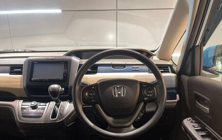 Honda Freed II, 2017 год, 1 625 000 рублей, 15 фотография