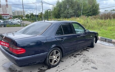 Mercedes-Benz E-Класс, 1998 год, 390 000 рублей, 9 фотография