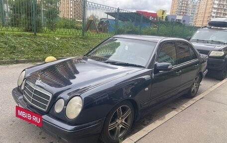 Mercedes-Benz E-Класс, 1998 год, 390 000 рублей, 3 фотография