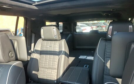 Cadillac Escalade V, 2025 год, 22 140 000 рублей, 19 фотография