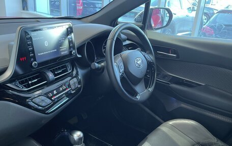 Toyota C-HR I рестайлинг, 2019 год, 1 870 000 рублей, 14 фотография