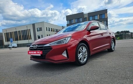 Hyundai Elantra VI рестайлинг, 2019 год, 1 800 000 рублей, 6 фотография