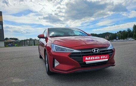 Hyundai Elantra VI рестайлинг, 2019 год, 1 800 000 рублей, 4 фотография