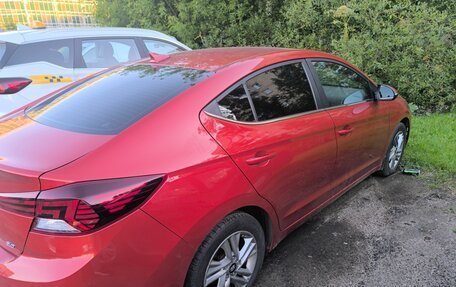 Hyundai Elantra VI рестайлинг, 2019 год, 1 800 000 рублей, 10 фотография