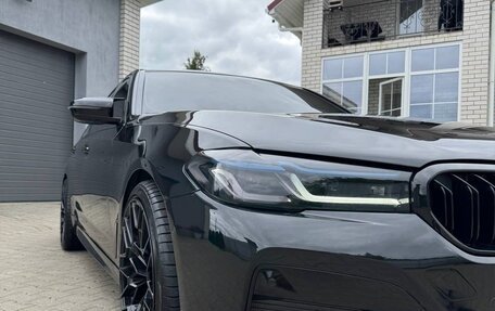 BMW 5 серия, 2017 год, 3 300 000 рублей, 3 фотография