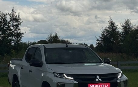 Mitsubishi L200 IV рестайлинг, 2023 год, 3 800 000 рублей, 3 фотография