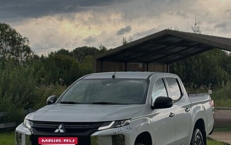 Mitsubishi L200 IV рестайлинг, 2023 год, 3 800 000 рублей, 7 фотография